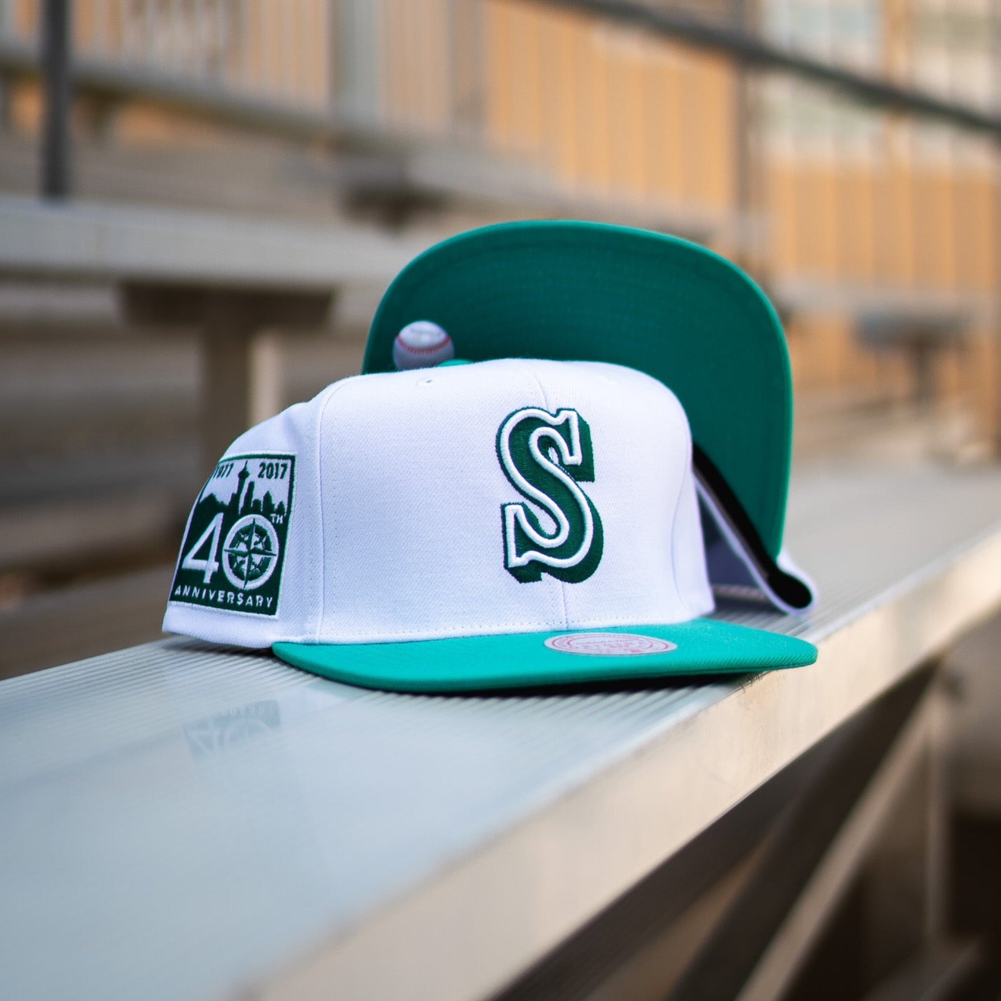 Mitchell N Ness Seattle Mariners 40th Anniversary Snapback (White/Green) - Mitchell & Ness